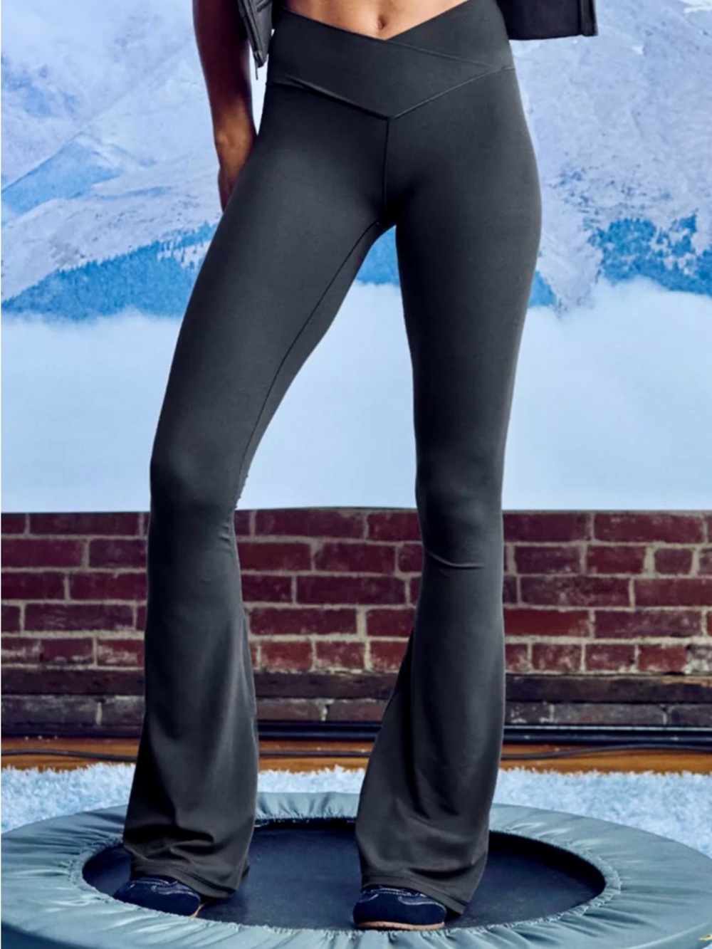 High-Waist crust cross over Flared Yoga Pants - Charcoal